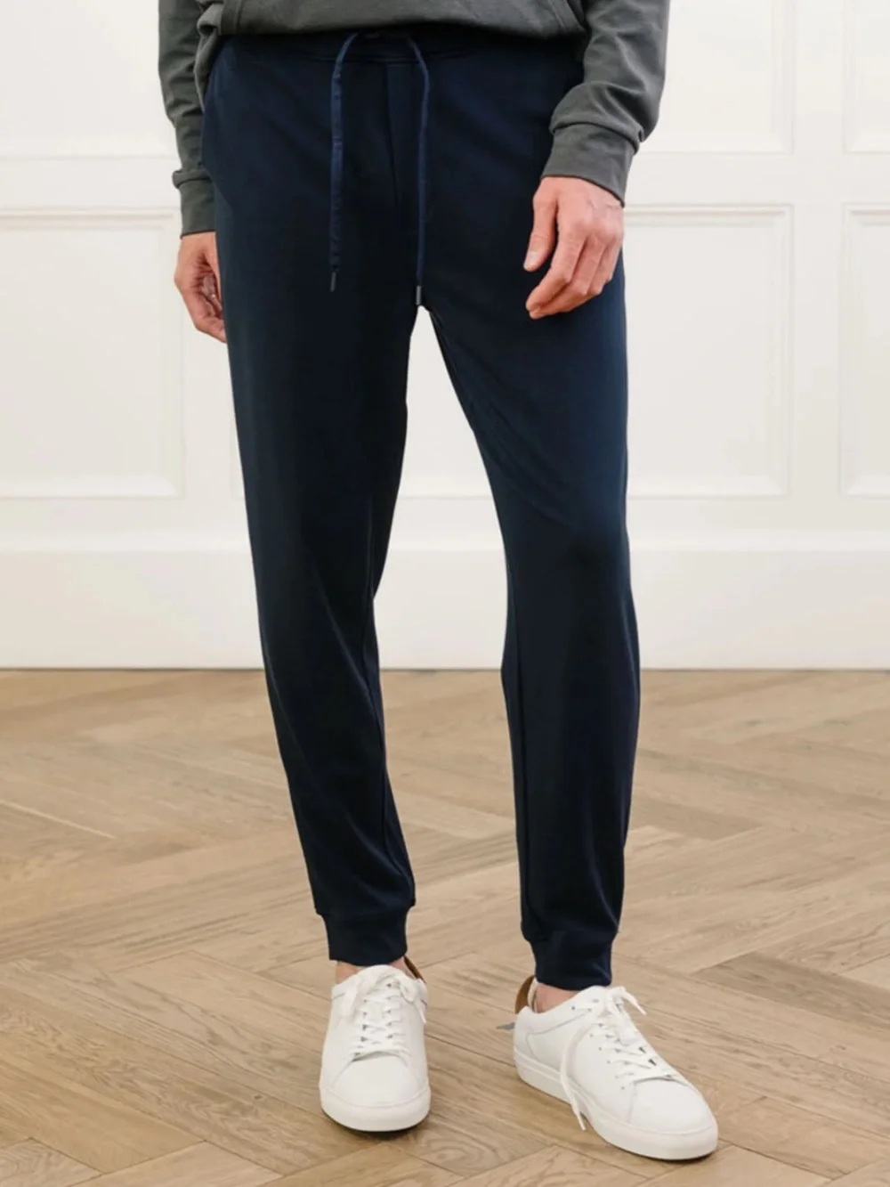 NWT Cozy Earth Men's Navy Bamboo Joggers - Everyday Comfort